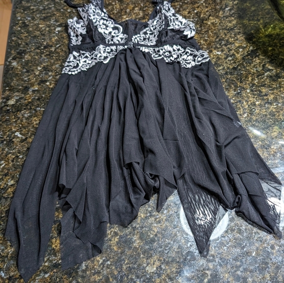 Black Lace Babydoll Negligee & Thong Embroidery Flowey - Picture 9 of 12